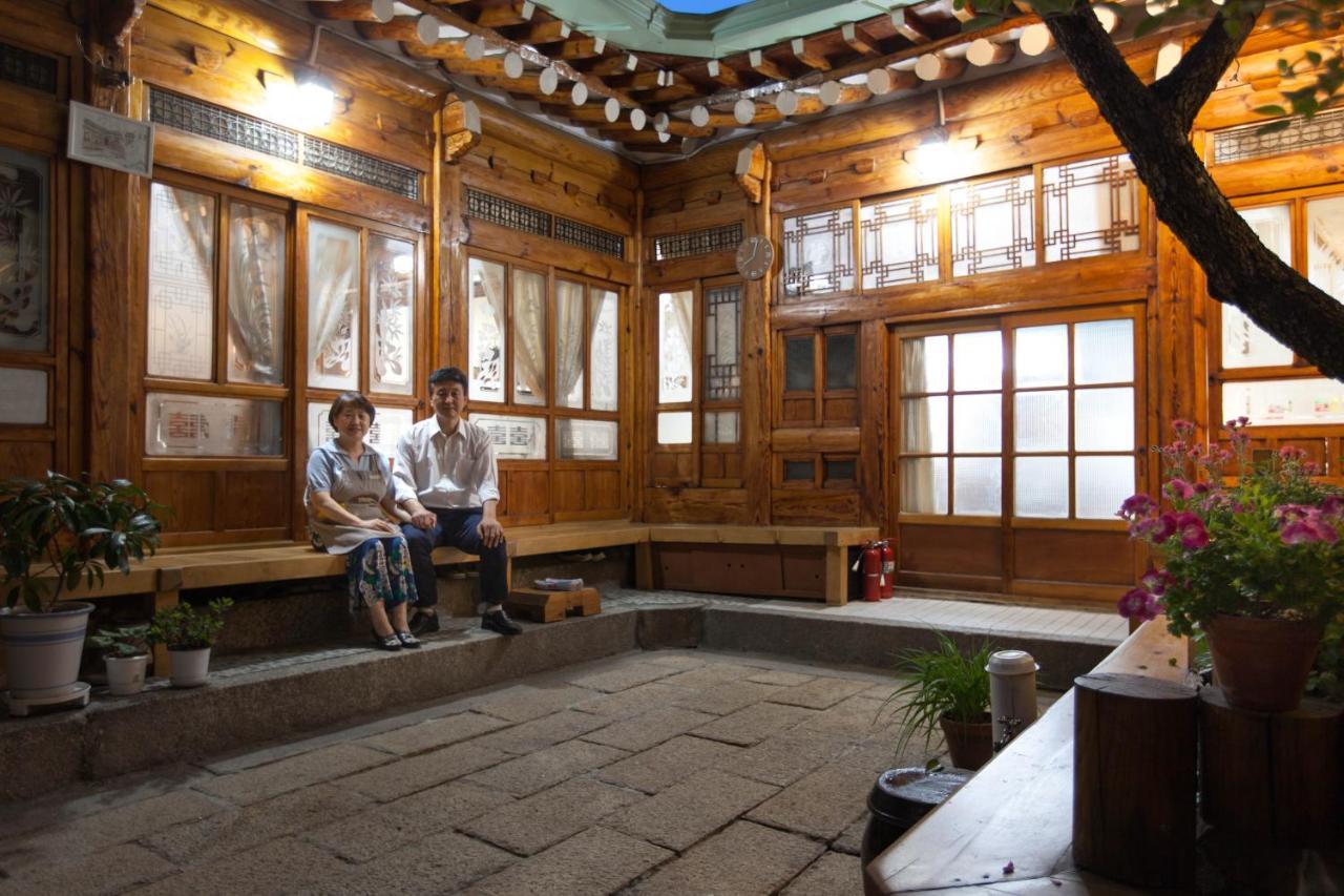 Dongmyo Hanok Sihwadang - Private Korean Style House In The City Center With A Beautiful Garden โซล ภายนอก รูปภาพ