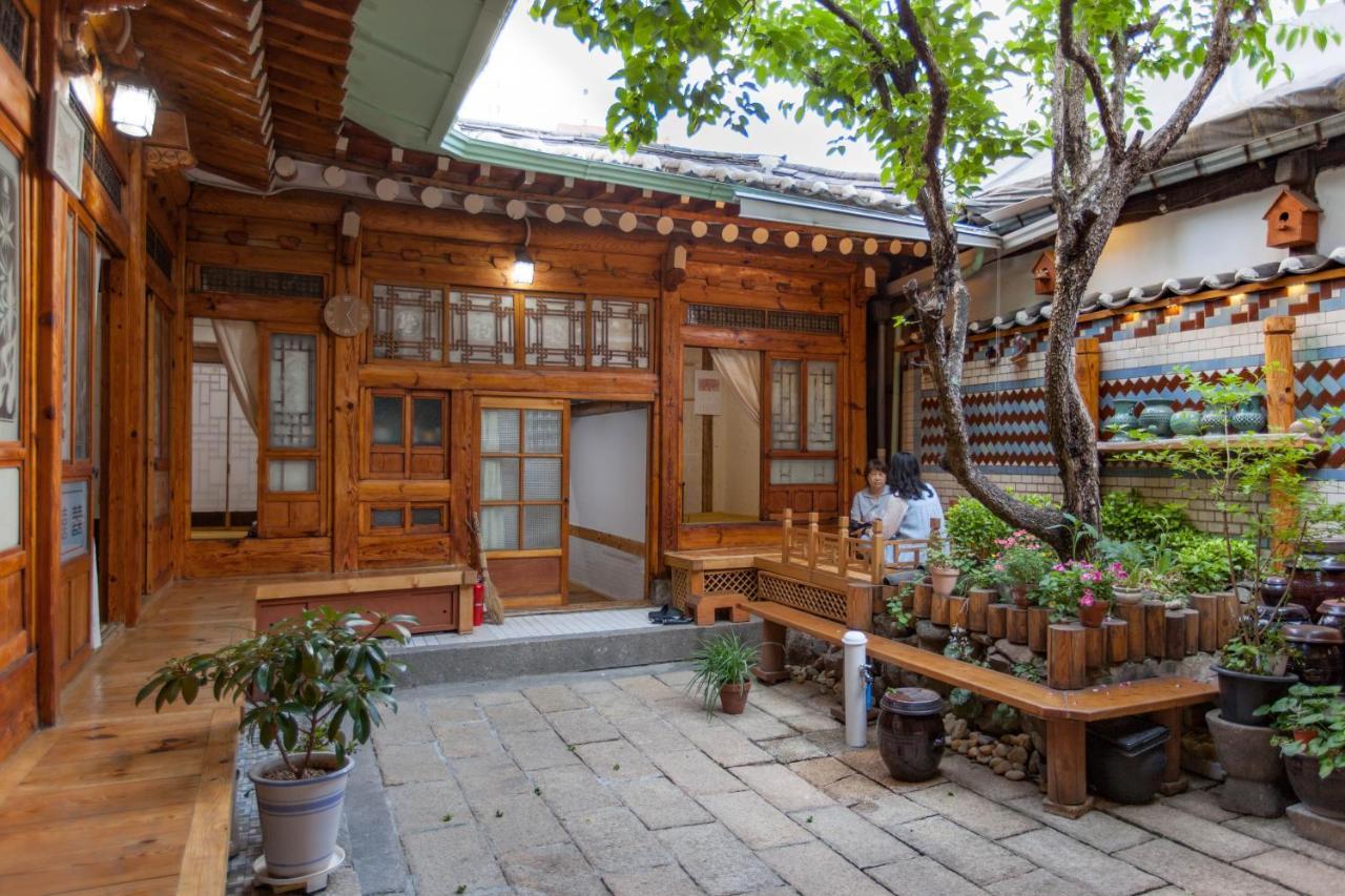 Dongmyo Hanok Sihwadang - Private Korean Style House In The City Center With A Beautiful Garden โซล ภายนอก รูปภาพ
