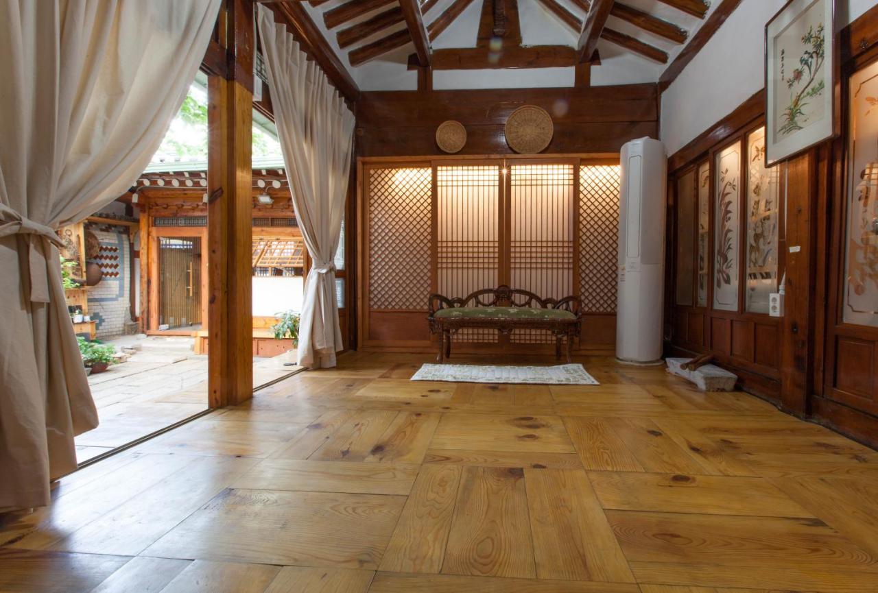 Dongmyo Hanok Sihwadang - Private Korean Style House In The City Center With A Beautiful Garden โซล ภายนอก รูปภาพ