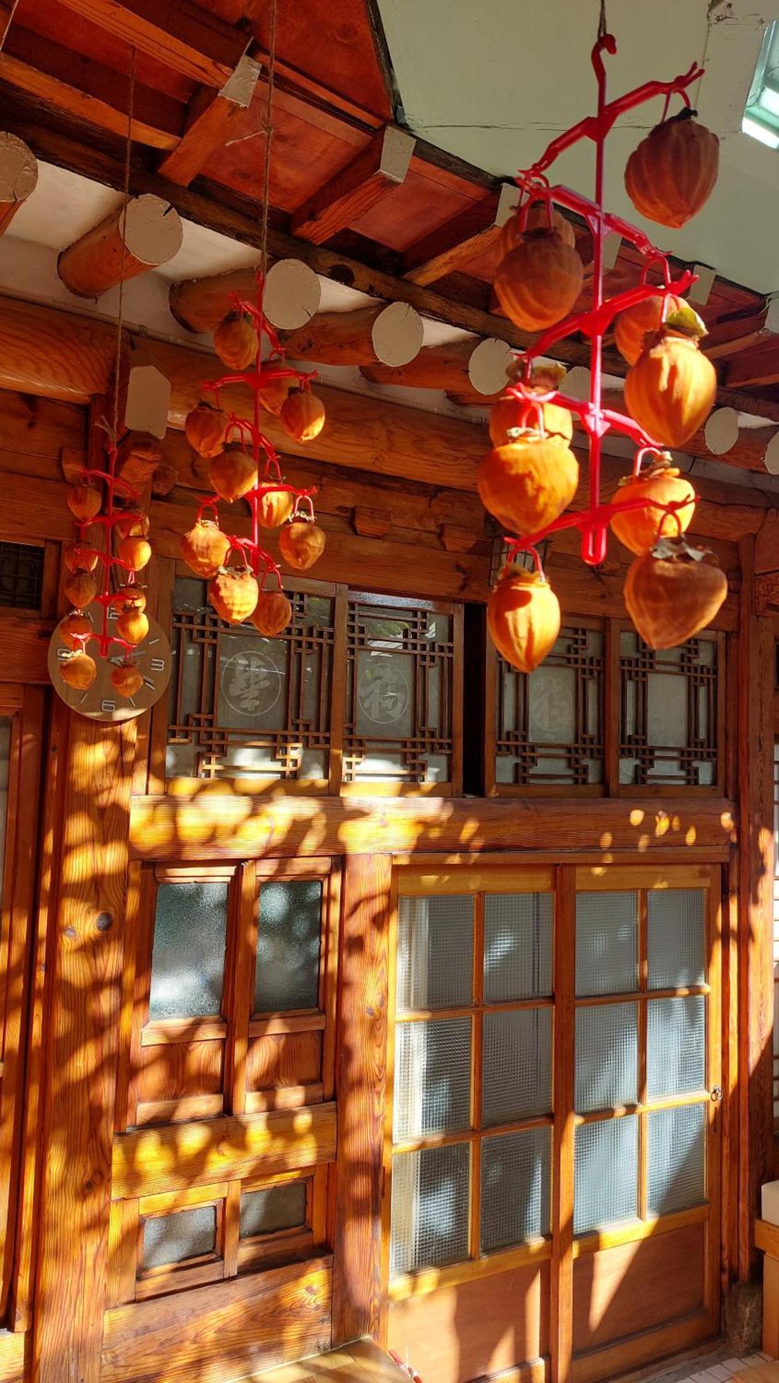 Dongmyo Hanok Sihwadang - Private Korean Style House In The City Center With A Beautiful Garden โซล ภายนอก รูปภาพ